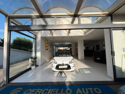 Ds DS 3 Coupé DS 3 1.4 HDi 70 Chic (2)
