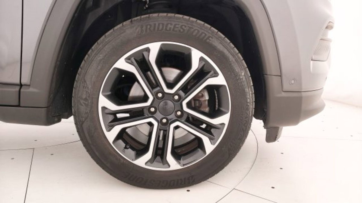Jeep Compass 1.6 Multijet II 2WD Limited (17)