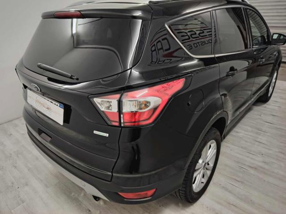 Ford Kuga 1.5 EcoBoost 120 CV 2WD Titanium (3)