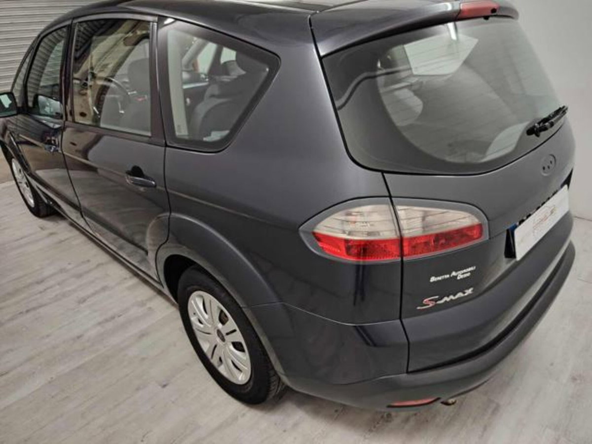 Ford S-Max 2.0 TDCi 140CV Titanium (4)