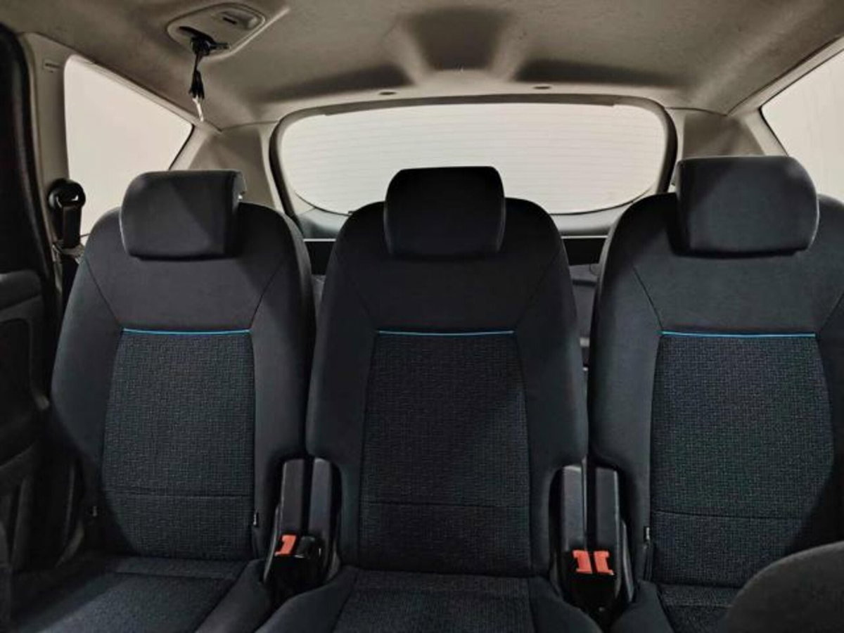 Ford S-Max 2.0 TDCi 140CV Titanium (6)