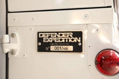 Land Rover Defender 90 2.2 TD4 Station Wagon Limited Edition N1 (2)
