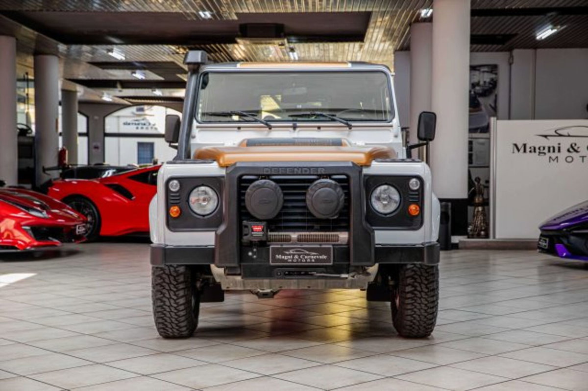 Land Rover Defender 90 2.2 TD4 Station Wagon Limited Edition N1 (3)