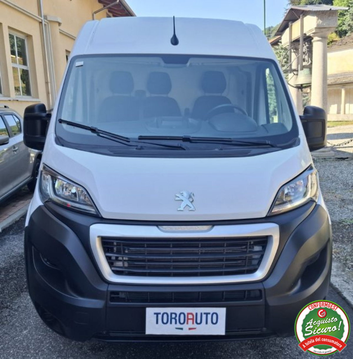 Peugeot Boxer Furgone 335 2.2 BlueHDi 165 S&S PLM-TM Furgone (2)