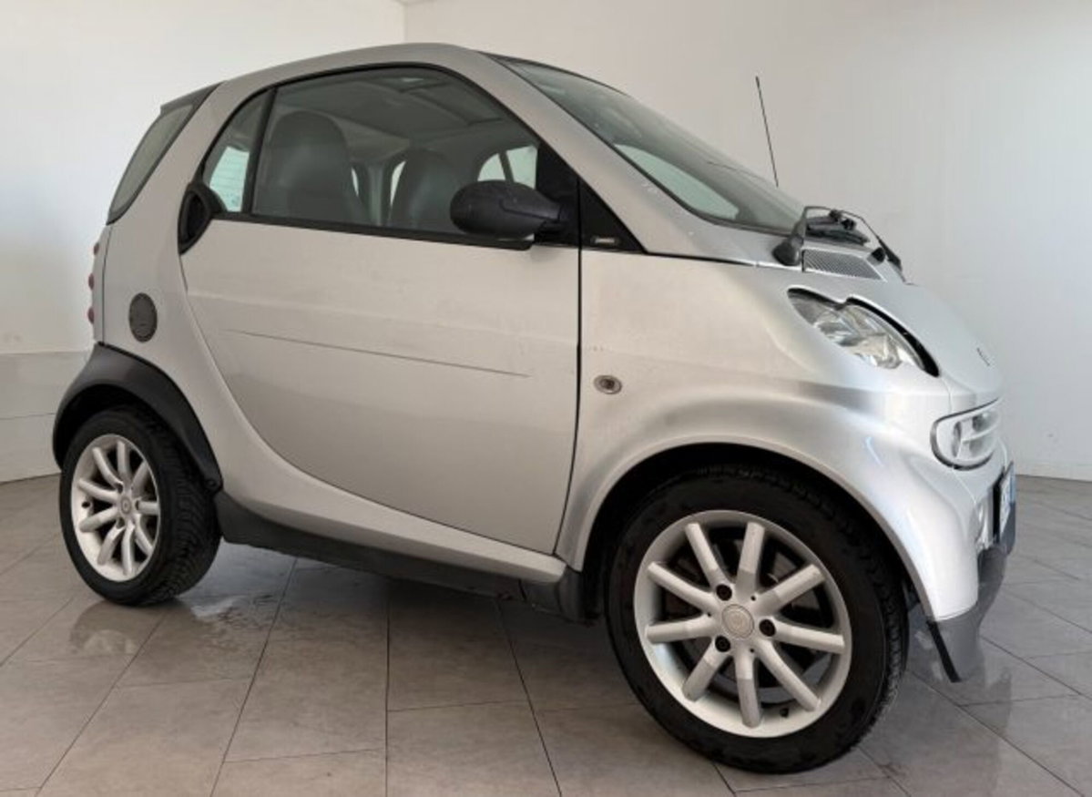 smart Fortwo 700 coupé grandstyle (45 kW) (2)