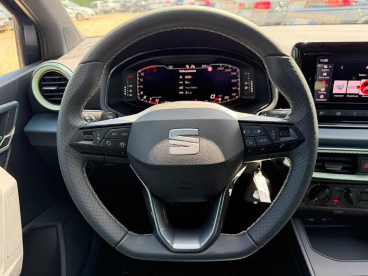 SEAT Arona 1.0 ecotsi Black Edition 115cv dsg (7)