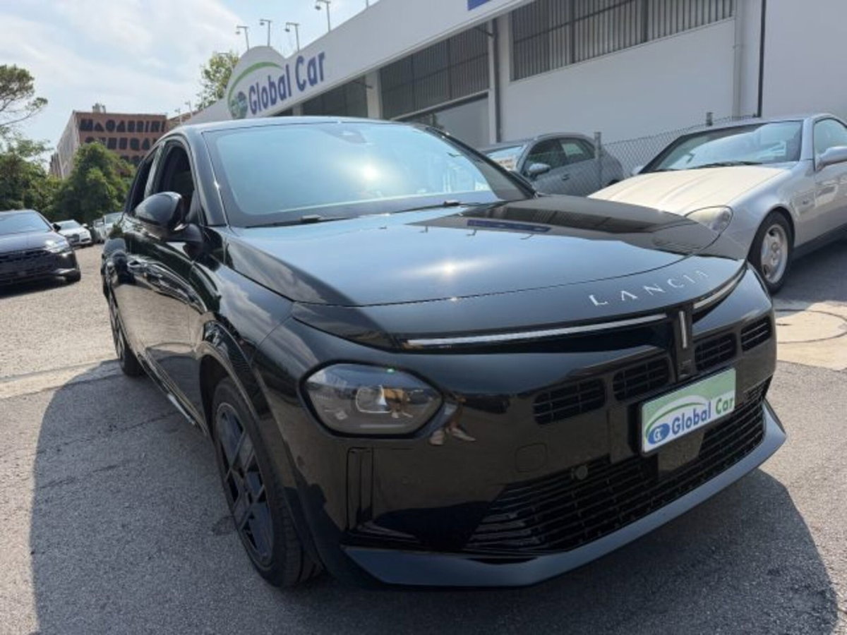 Lancia Ypsilon 1.2 mhev Edizione Cassina e-dct