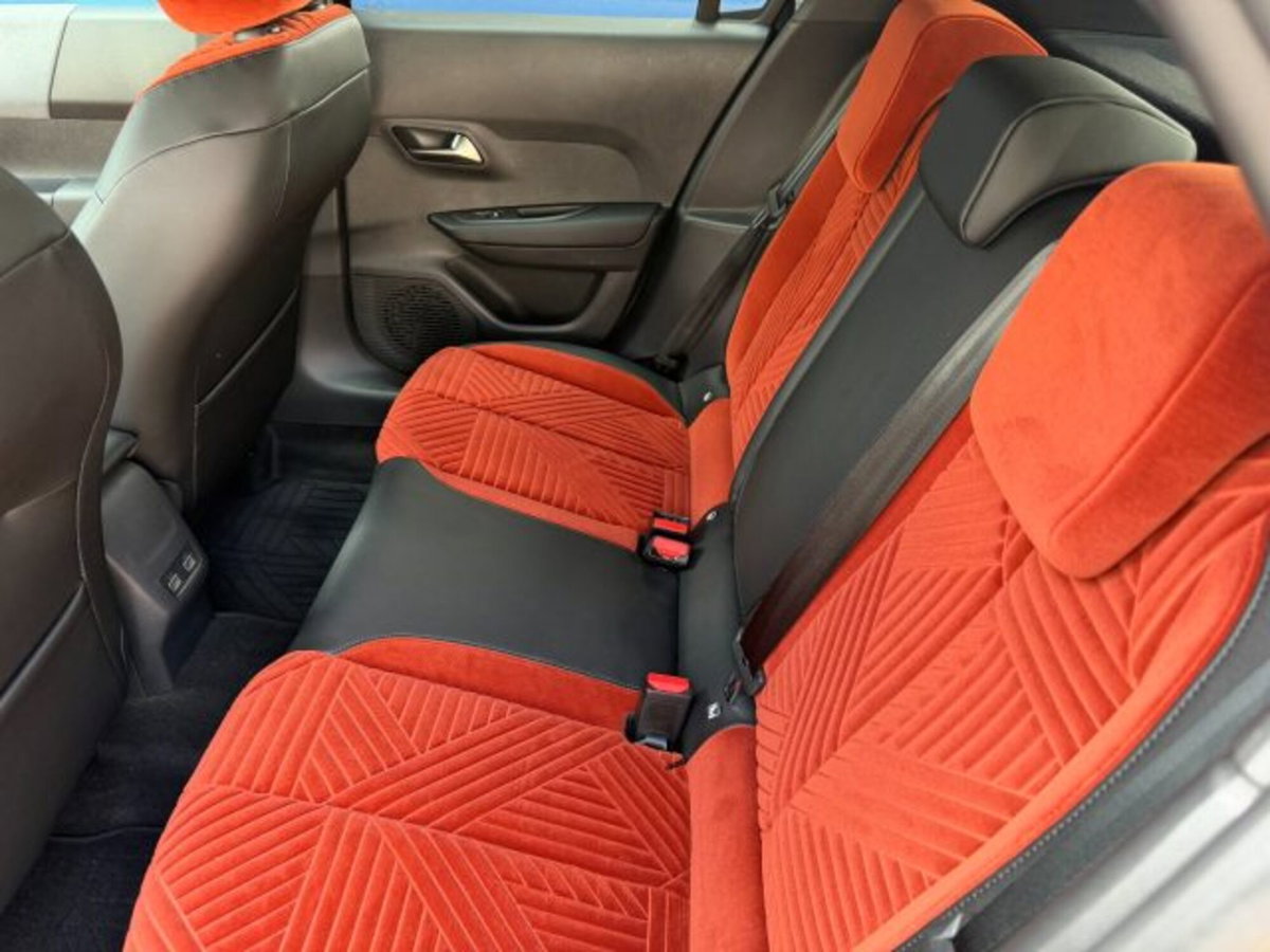 Lancia Ypsilon 1.2 mhev Edizione Cassina e-dct (10)