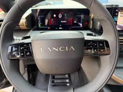 Lancia Ypsilon 1.2 mhev Edizione Cassina e-dct (17)