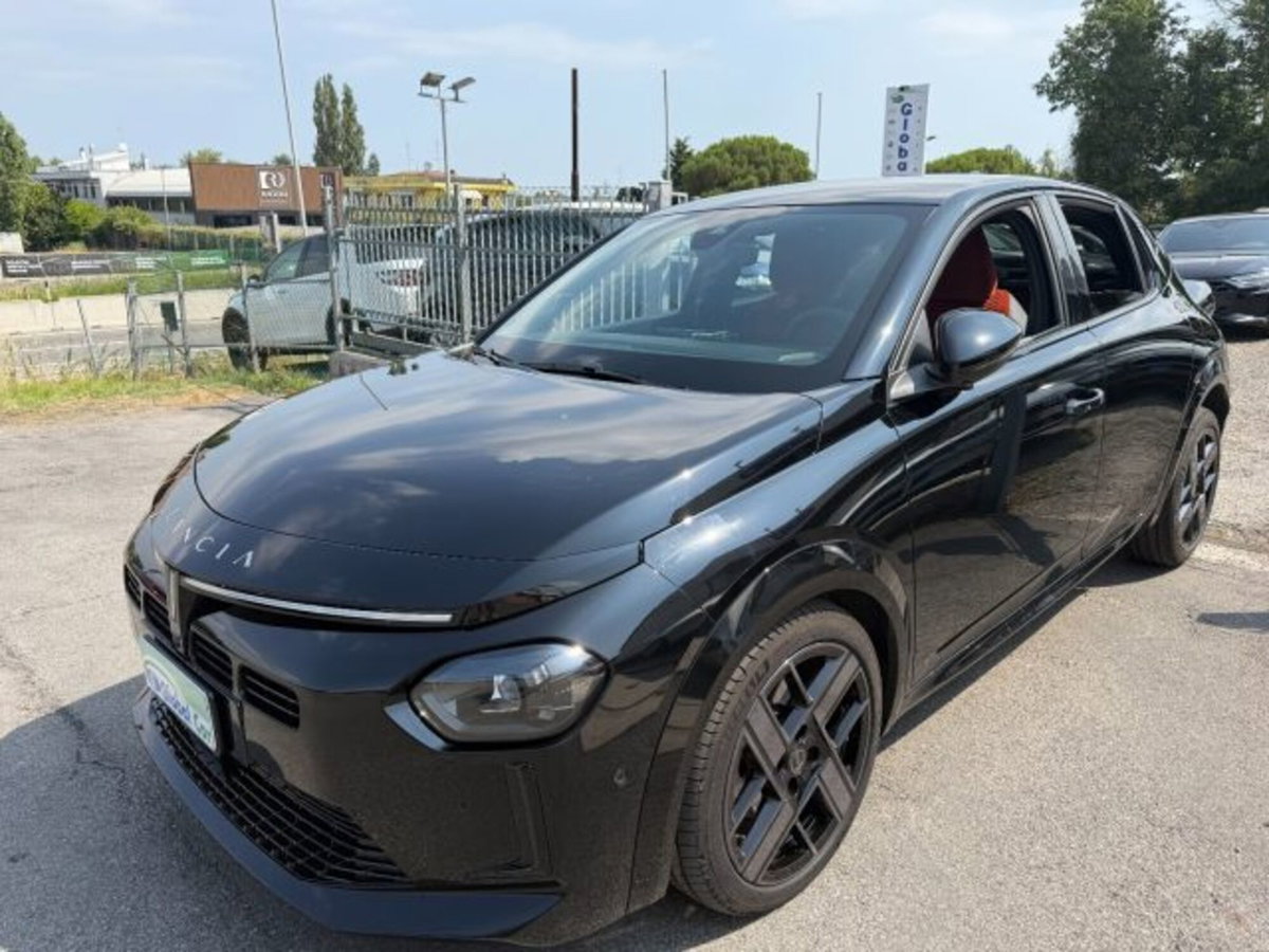 Lancia Ypsilon 1.2 mhev Edizione Cassina e-dct (4)