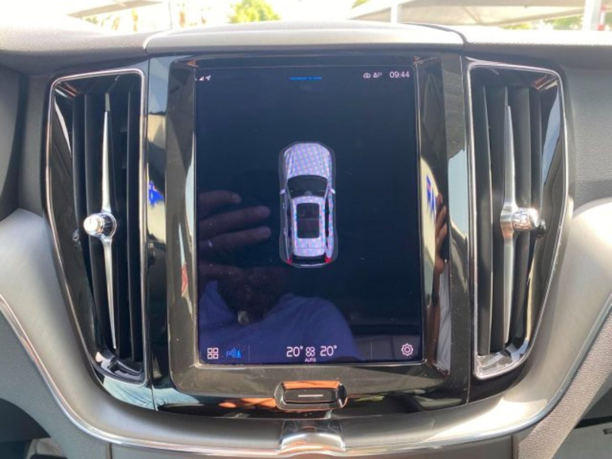 Volvo XC60 B4 automatico Essential (14)