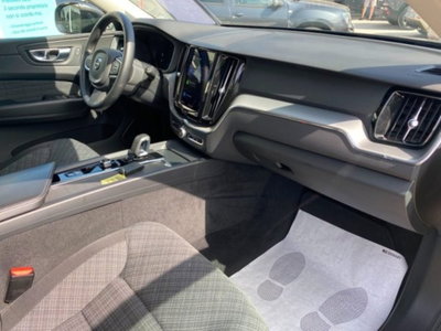 Volvo XC60 B4 automatico Essential (9)