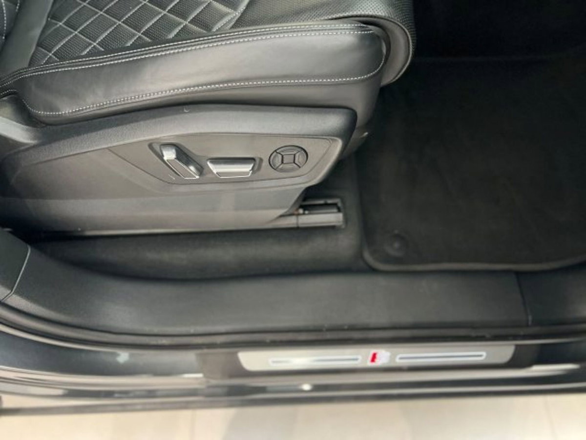 Audi Q7 55 TFSI e quattro tiptronic Sport (16)
