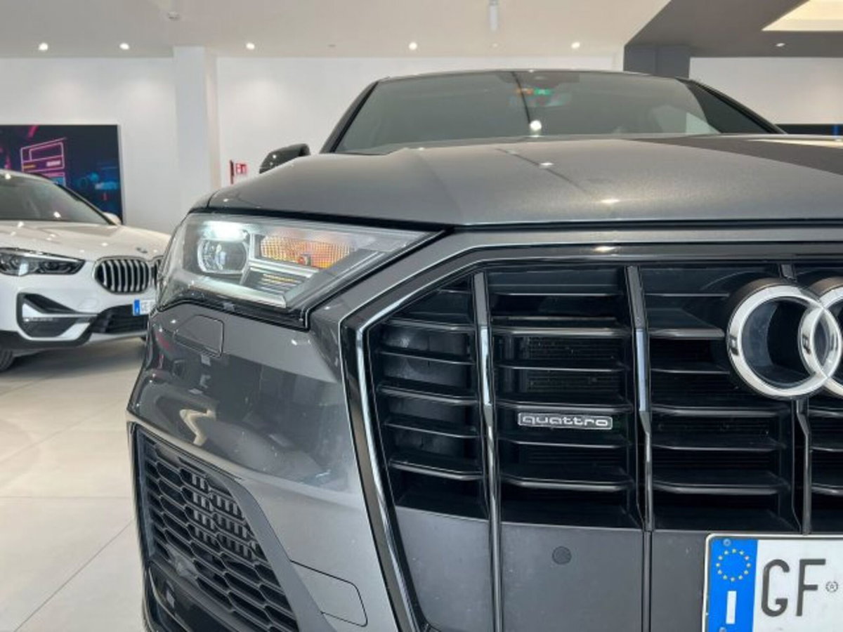 Audi Q7 55 TFSI e quattro tiptronic Sport (4)