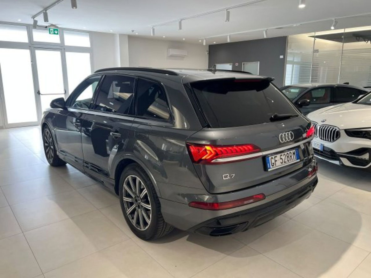 Audi Q7 55 TFSI e quattro tiptronic Sport (5)