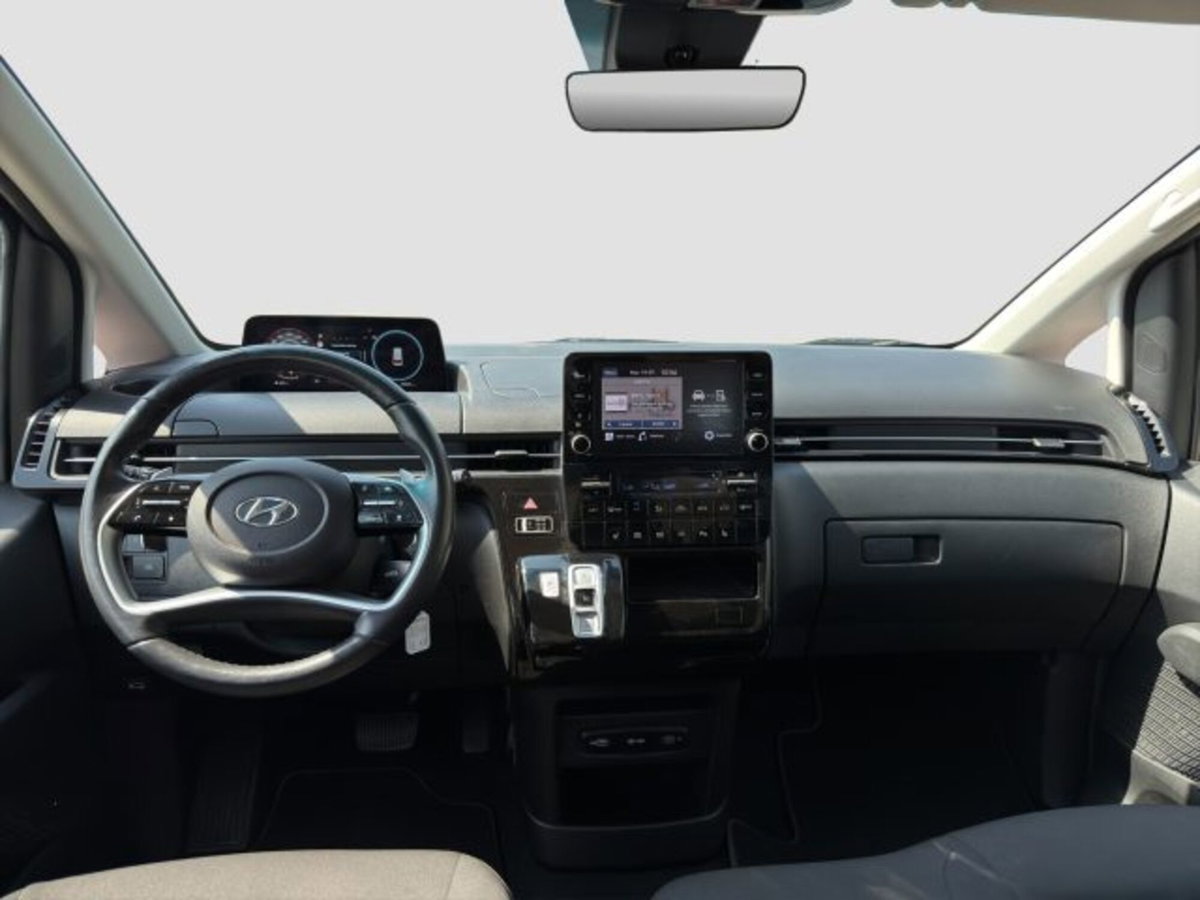 Hyundai Staria 2.2 awd auto (13)