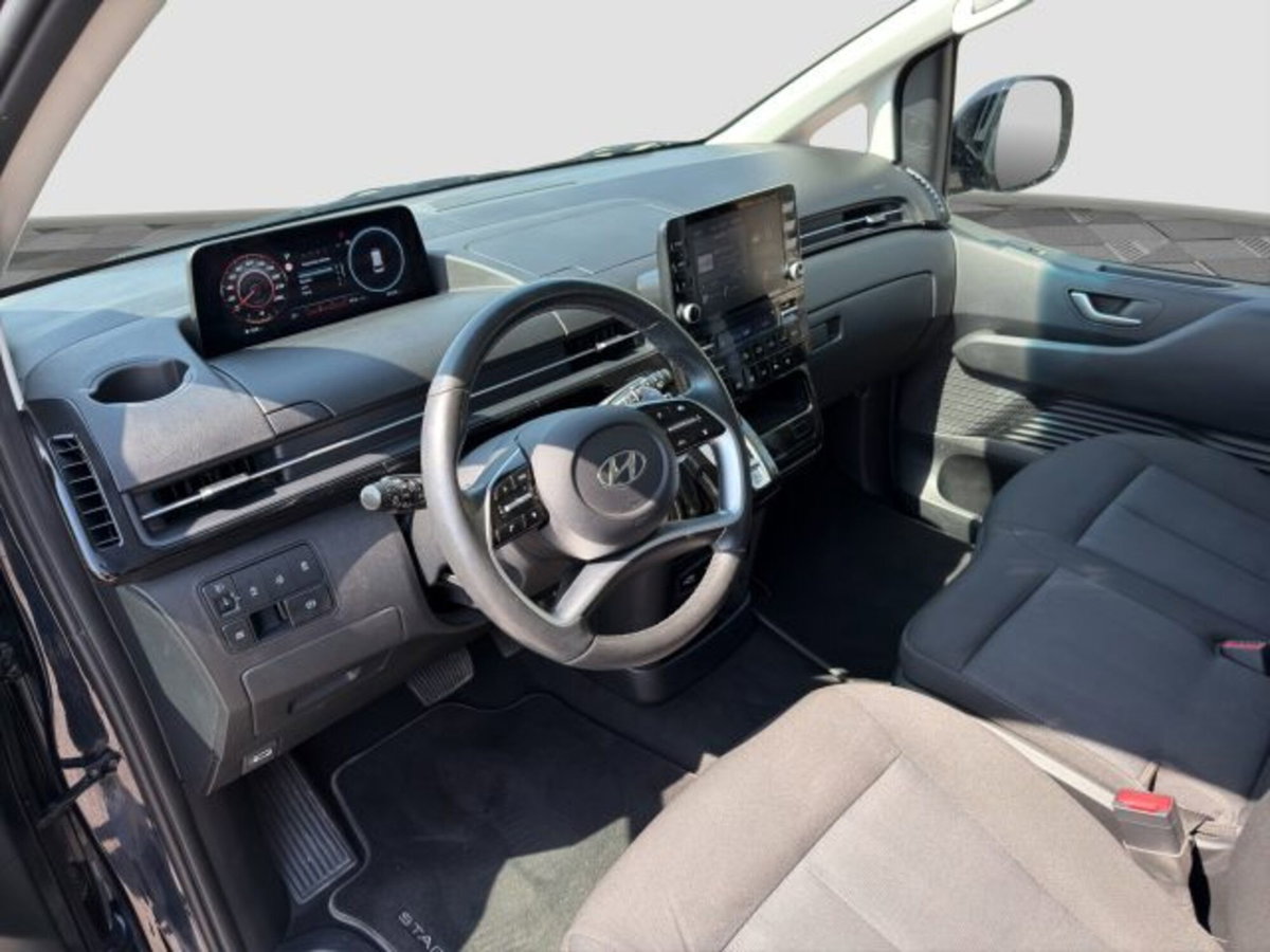 Hyundai Staria 2.2 awd auto (9)