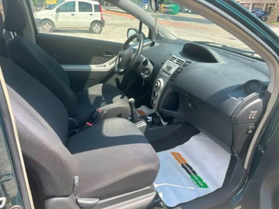 Toyota Yaris 1.0 3 porte Sol (10)