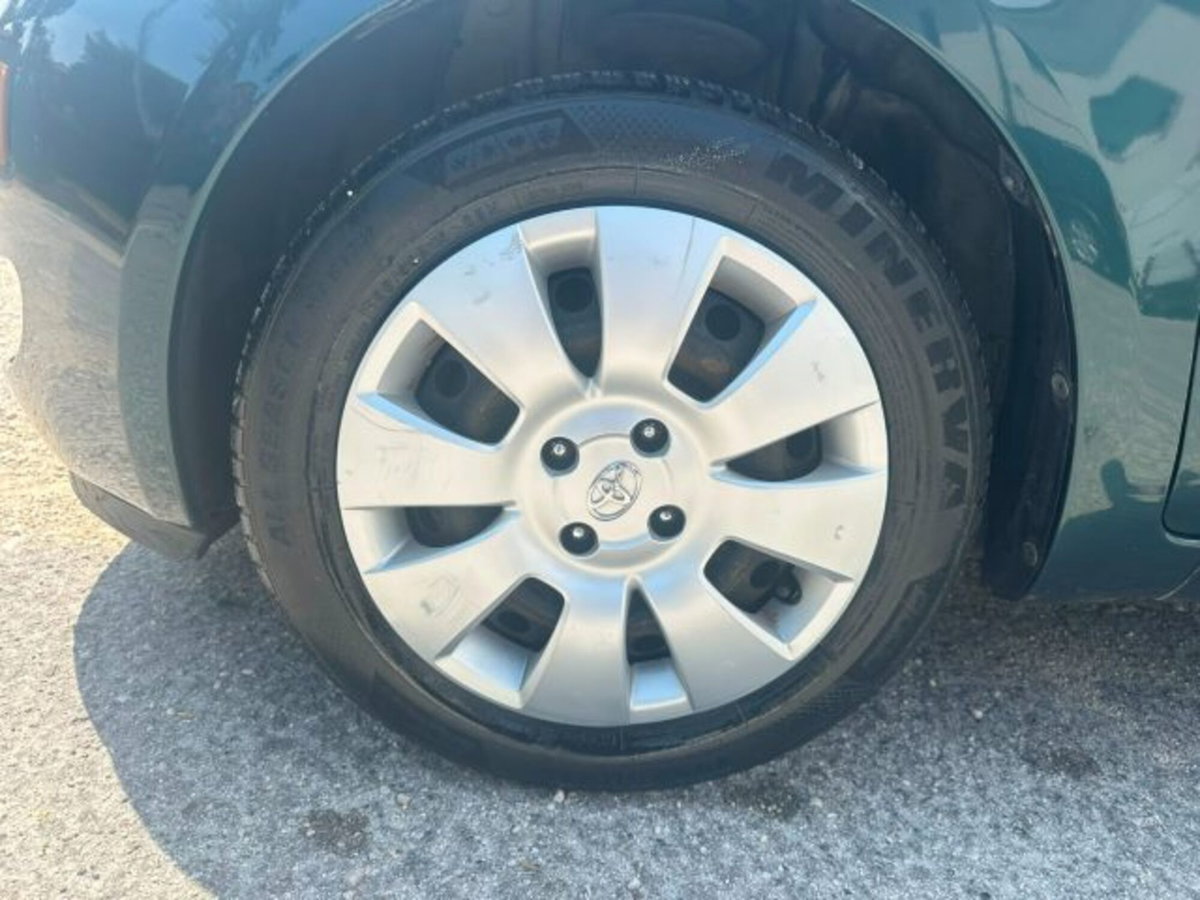 Toyota Yaris 1.0 3 porte Sol (14)
