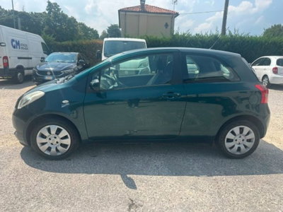 Toyota Yaris 1.0 3 porte Sol (2)