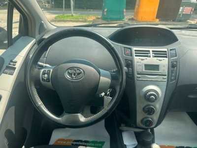 Toyota Yaris 1.0 3 porte Sol (8)