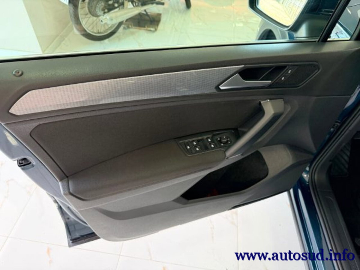 Volkswagen Tiguan 2.0 TDI 150 CV SCR DSG 4MOTION Life (10)