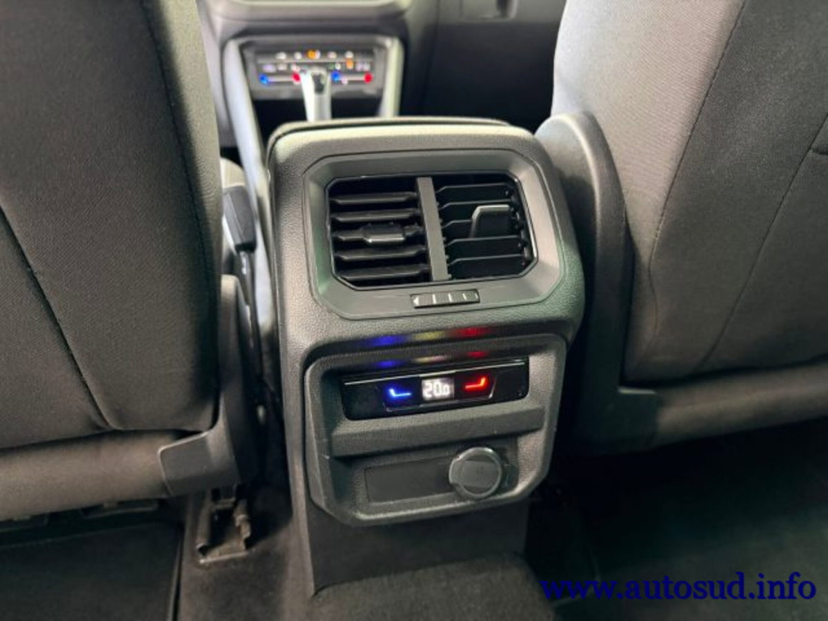 Volkswagen Tiguan 2.0 TDI 150 CV SCR DSG 4MOTION Life (18)