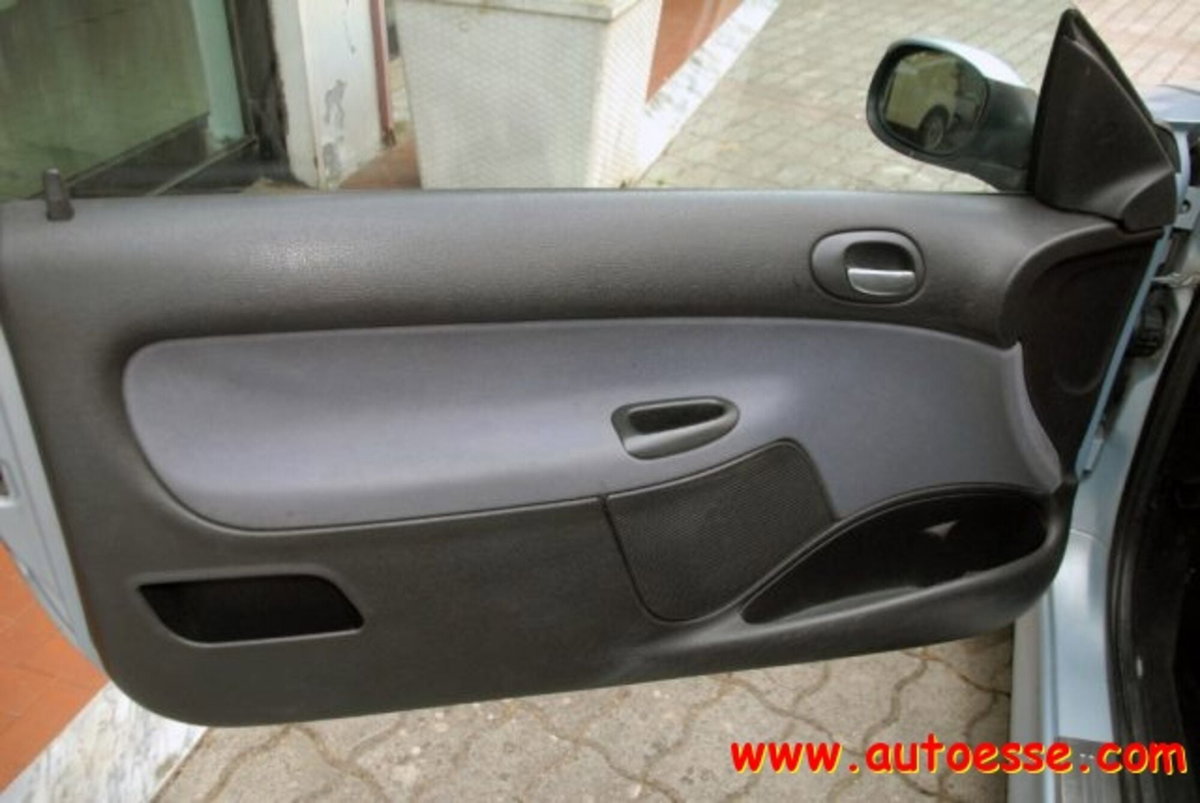 Peugeot 206 Cabrio 16V CC (11)