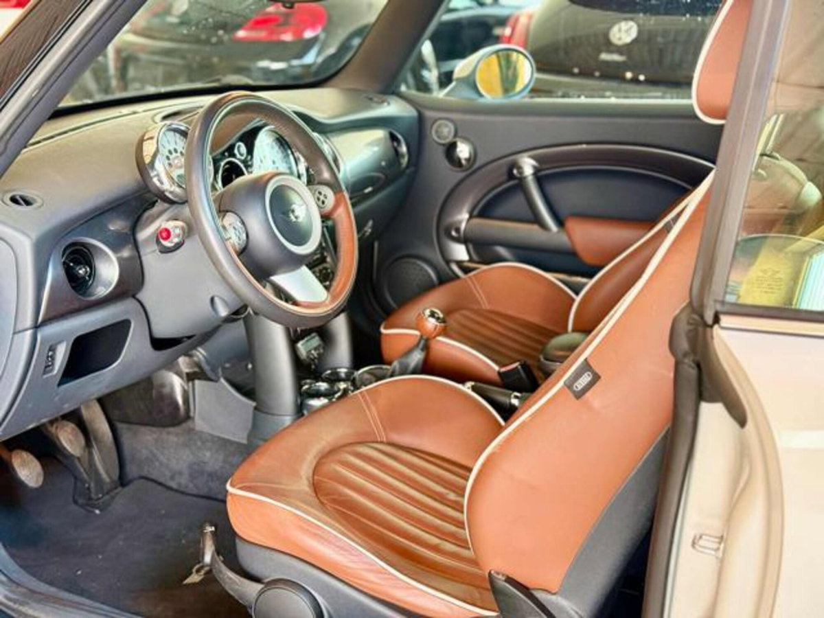 MINI Mini Cabrio 1.6 16V One Sidewalk Cabrio (9)