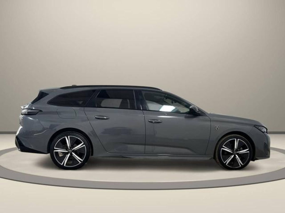 Peugeot 308 SW PureTech Turbo 130 S&S EAT8 GT Pack (4)