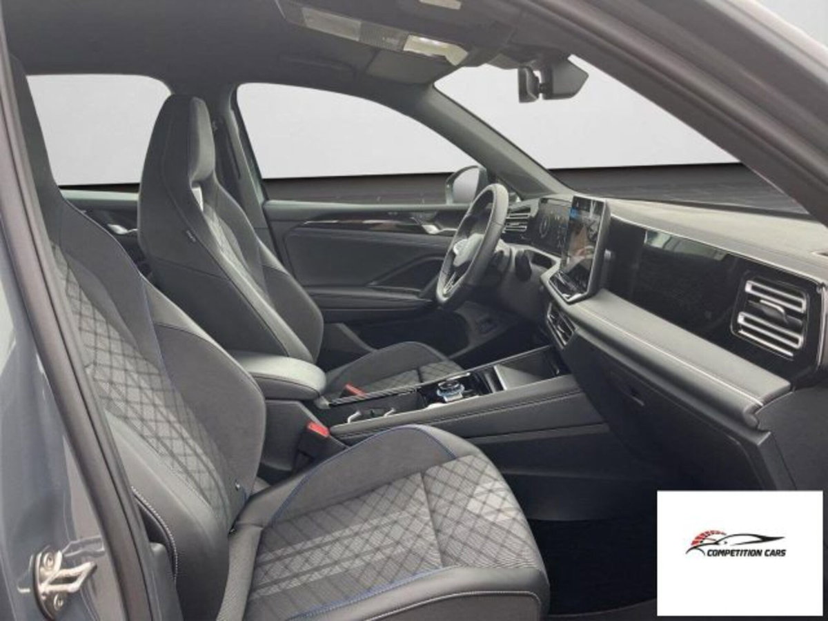 Volkswagen Tiguan 2.0 tdi R-Line 150cv dsg (8)