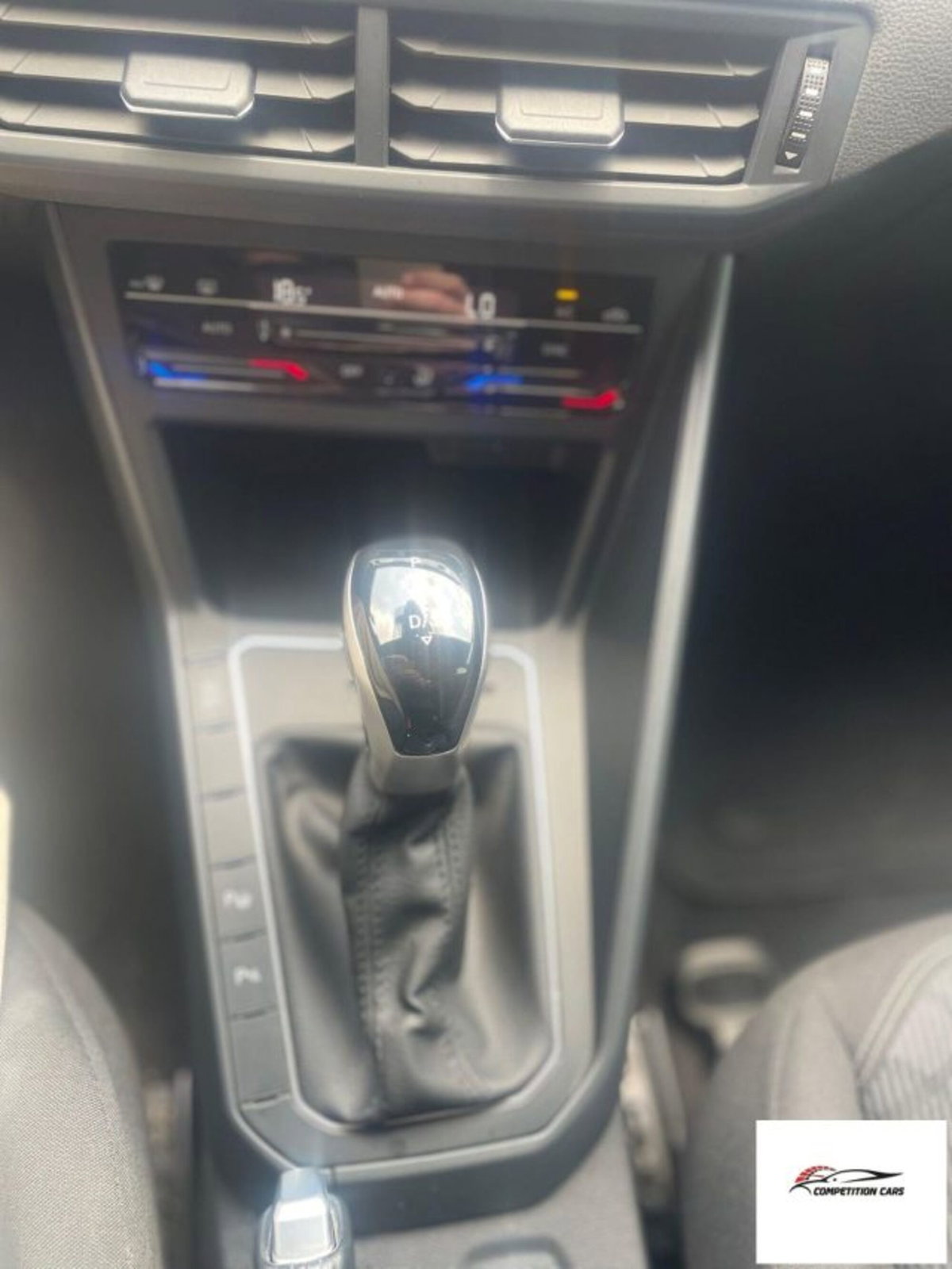 Volkswagen Polo 1.0 tsi R-Line 95cv dsg (20)