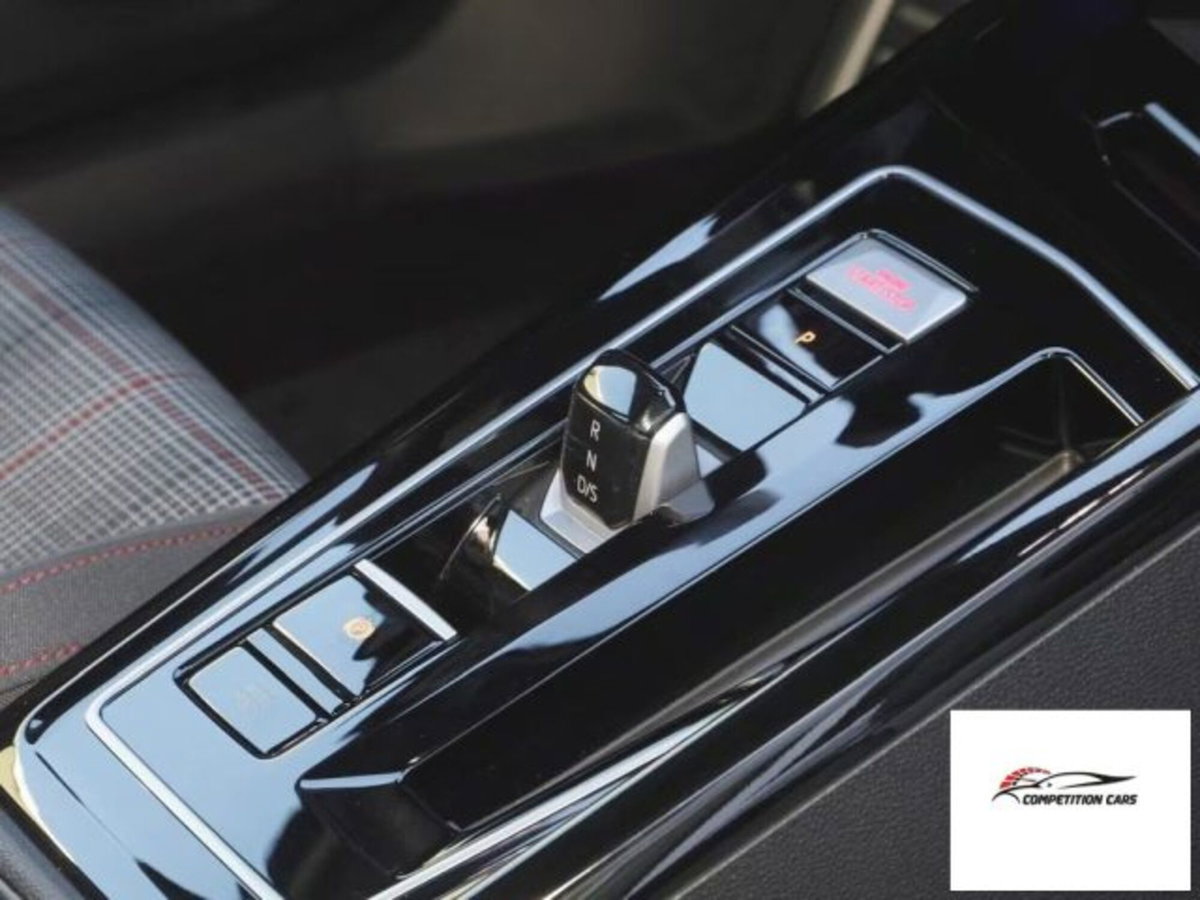 Volkswagen Golf 2.0 tsi GTI MT Ultimate 245cv (13)