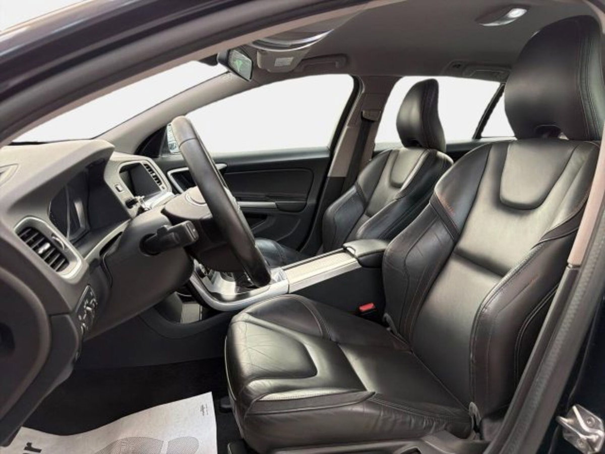 Volvo V60 D2 Geartronic Volvo Ocean Race (13)