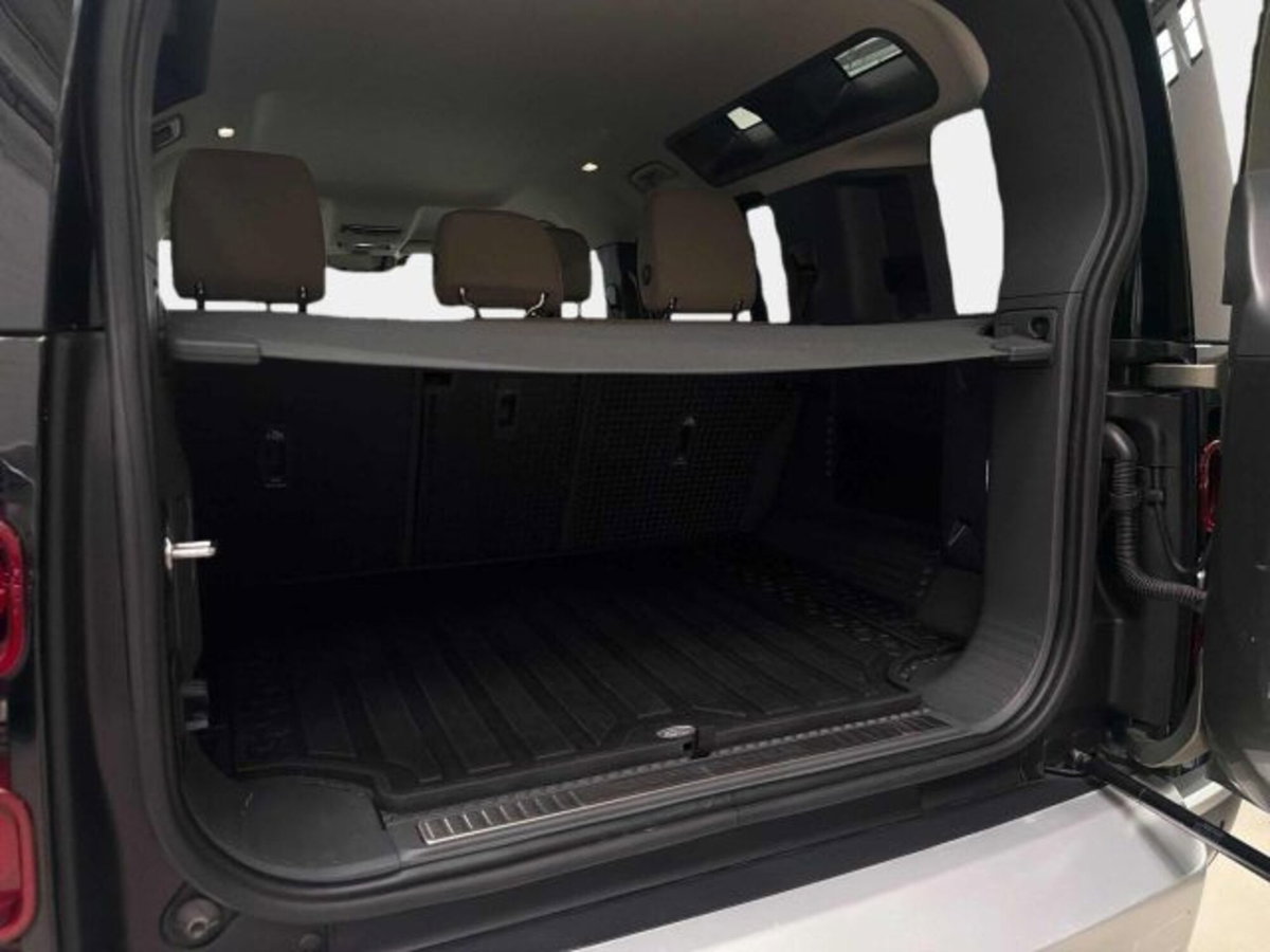 Land Rover Defender 110 3.0d i6 mhev X-Dynamic SE awd 200cv auto (10)
