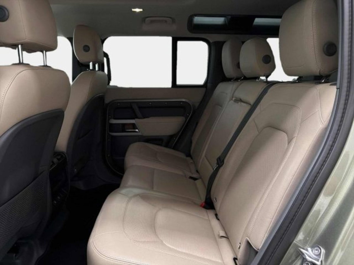 Land Rover Defender 110 3.0d i6 mhev X-Dynamic SE awd 200cv auto (9)
