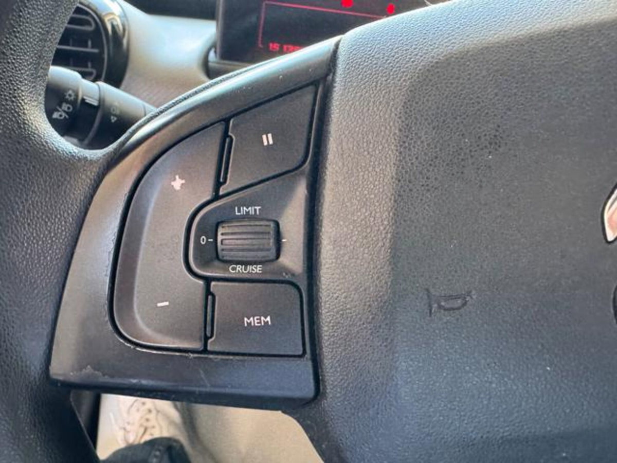 Citroen C4 Cactus PureTech 75 Feel (19)