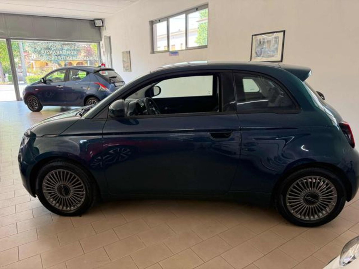 Fiat 500e Icon Berlina 42 kWh (5)