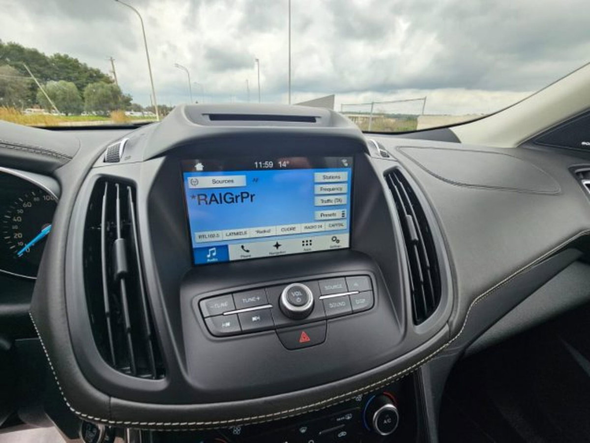 Ford Kuga 2.0 TDCI 180 CV S&S 4WD Powershift Vignale (18)