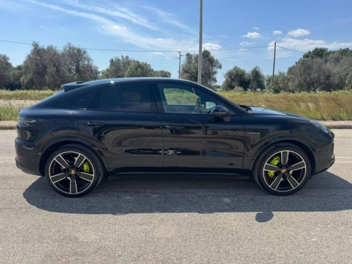 Porsche Cayenne Coupé 3.0 V6 Platinum Edition (4)