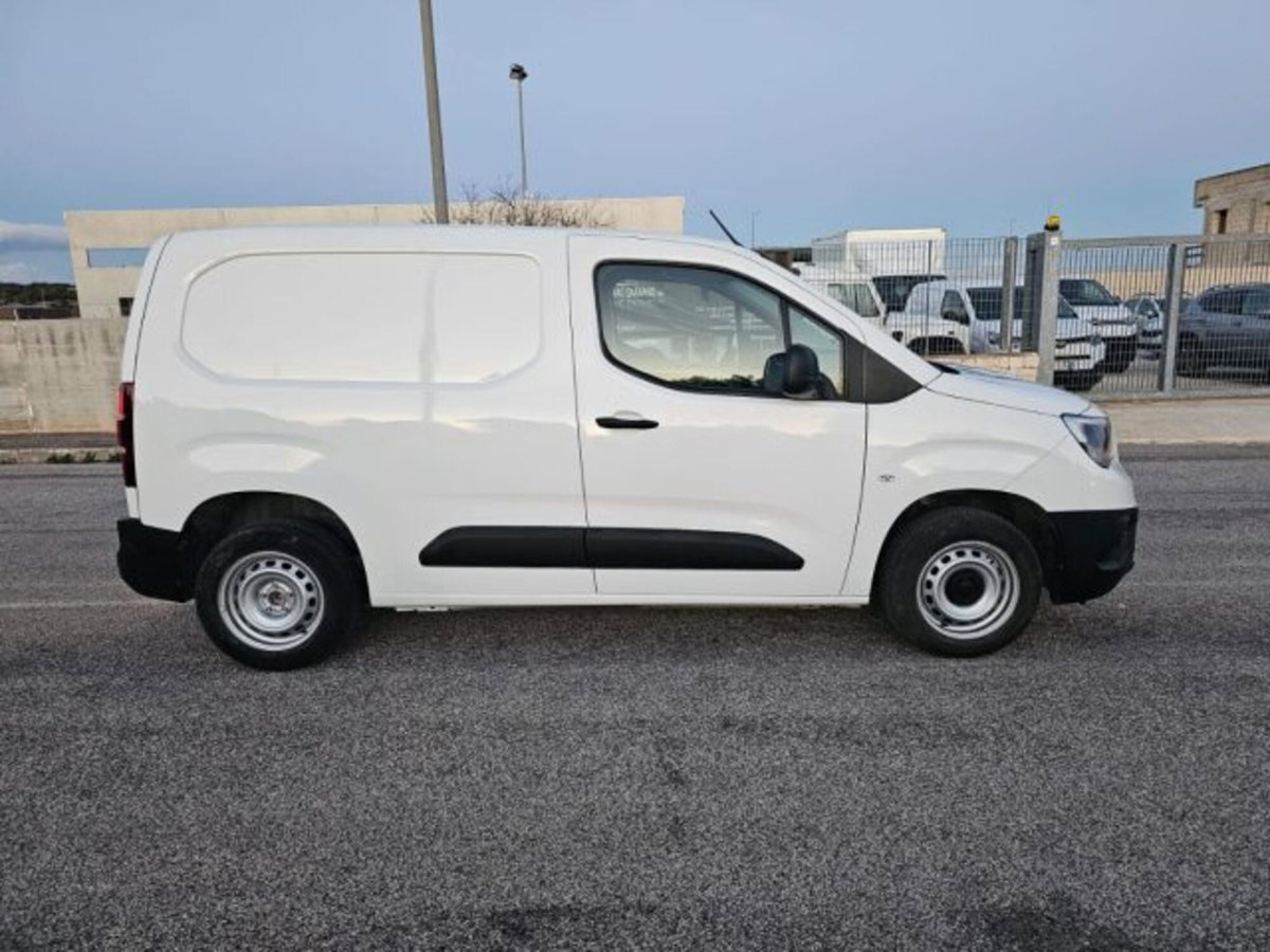 Opel Combo Furgone Cargo 1.5 Diesel 100CV PC 650kg Edition (4)