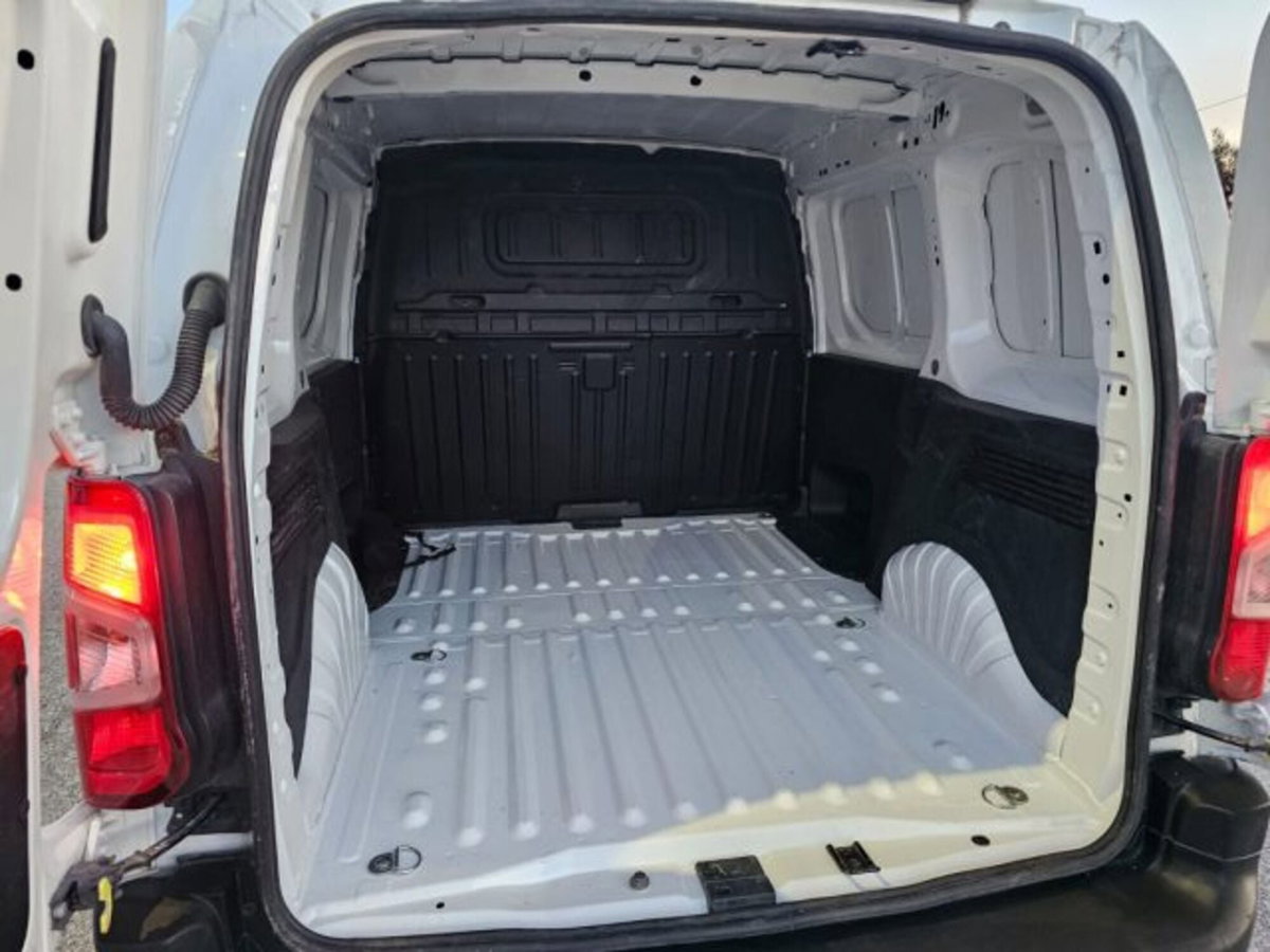Opel Combo Furgone Cargo 1.5 Diesel 100CV PC 650kg Edition (8)