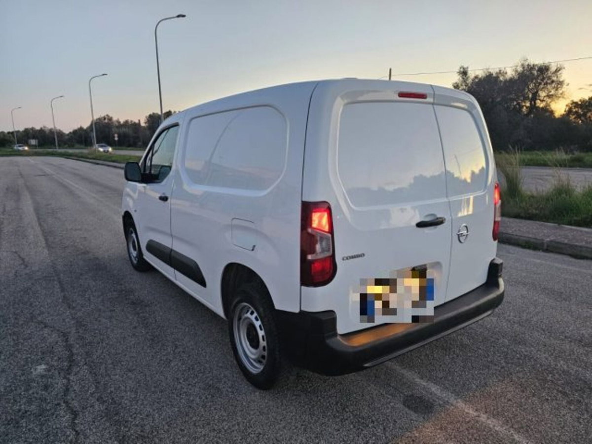 Opel Combo Furgone Cargo 1.5 Diesel 100CV PC 650kg Edition (9)