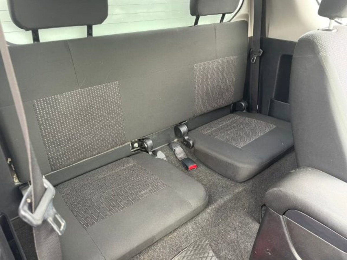 Mitsubishi L200 2.5 DI-D/136CV Club Cab Invite DPF (18)