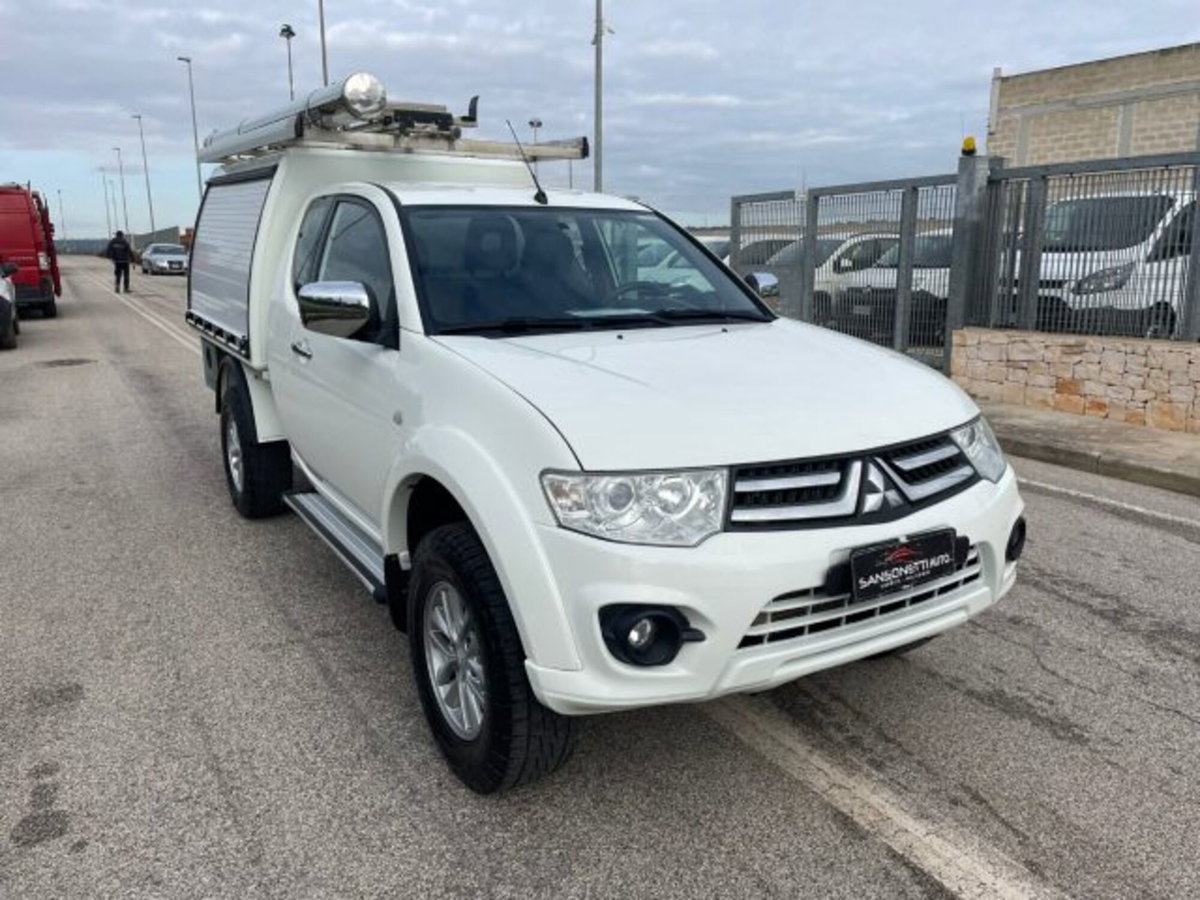Mitsubishi L200 2.5 DI-D/136CV Club Cab Invite DPF (3)