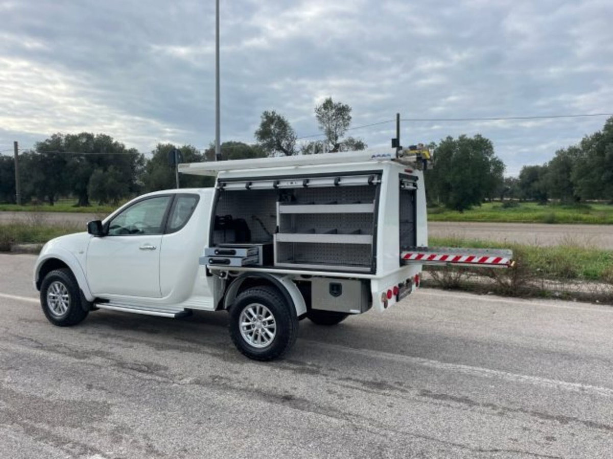 Mitsubishi L200 2.5 DI-D/136CV Club Cab Invite DPF (9)