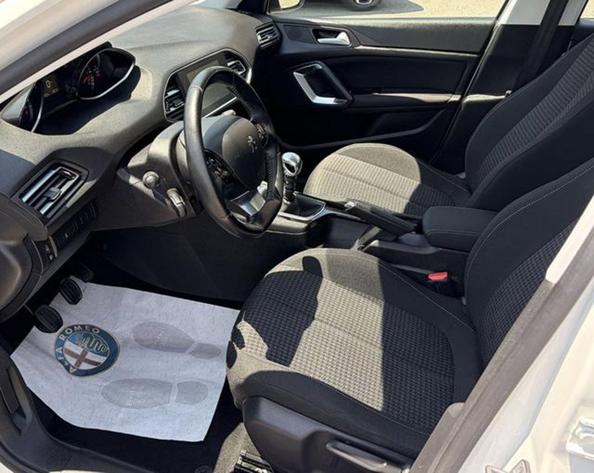 Peugeot 308 BlueHDi 100 S&S Active (7)