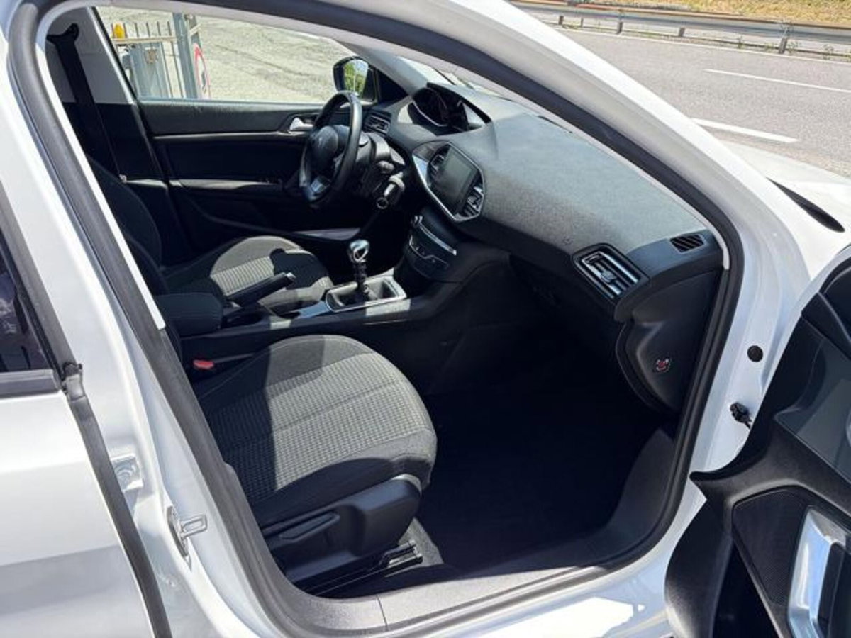 Peugeot 308 BlueHDi 100 S&S Active (8)