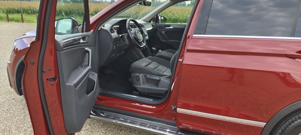Volkswagen Tiguan 2.0 BiTDI SCR DSG 4MOTION Executive R-Line BMT (12)