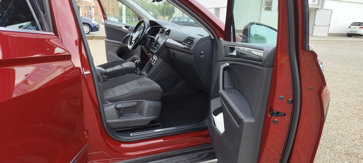 Volkswagen Tiguan 2.0 BiTDI SCR DSG 4MOTION Executive R-Line BMT (18)